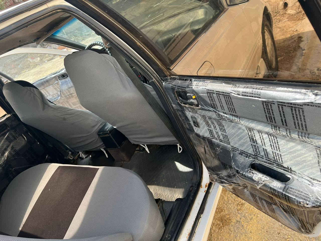 سلام عليكم اللنترا 95مكينه مسكر كير عادي سياره حلوه بيها مكانات صبغ سنويه ساقطه تحويل مباشر السعر 28   وبيها حك الجيه ترايك وين ماجان العنوان بغداد العبيدي ***********
