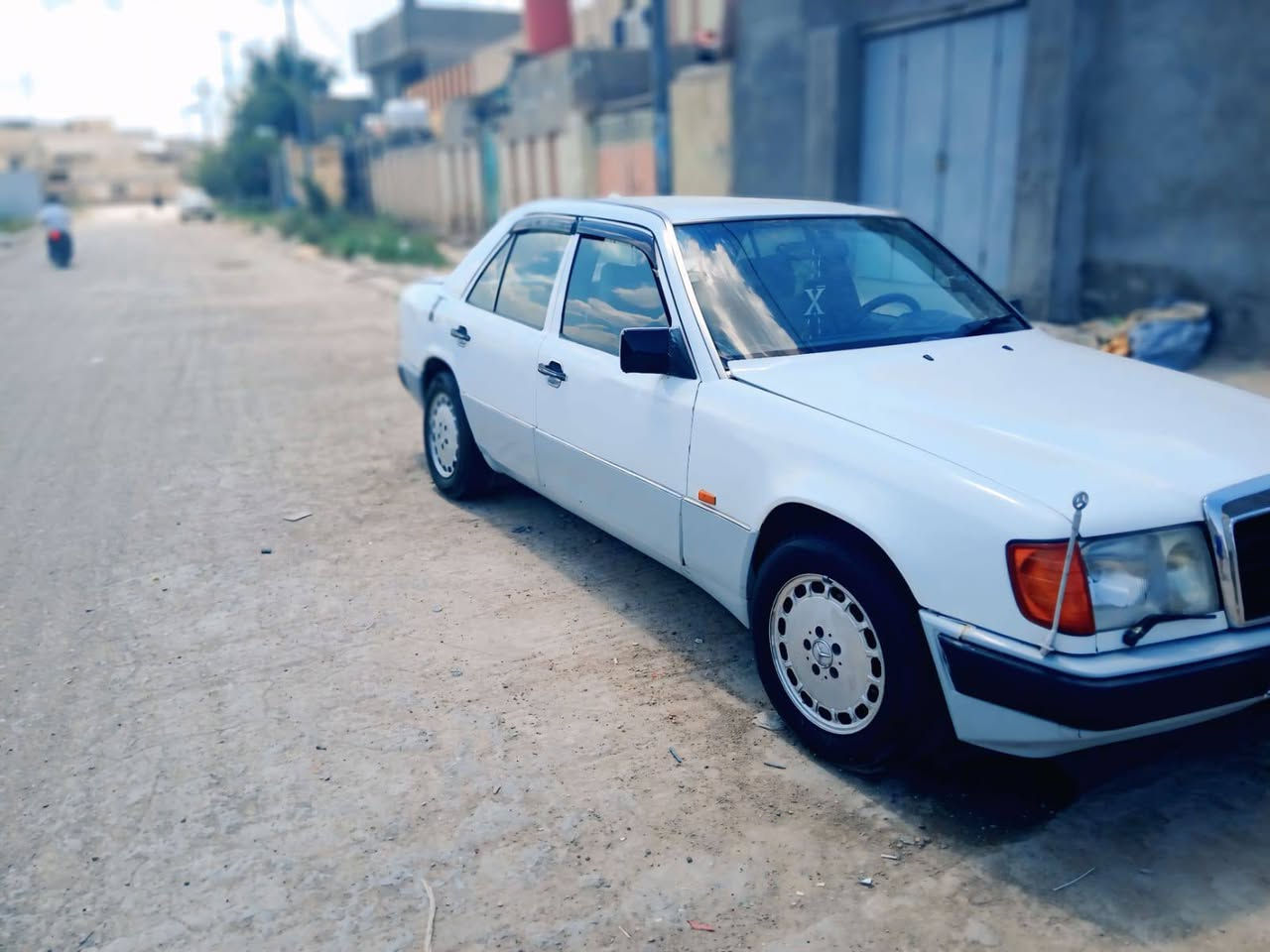 مارسدس دب ٩١ كير ومكينه بطه ٢ ونص كفاله سياره جاهزه على اخر حبايه حداديه تخم تاير تبيريد ثلج سنويه جديده مشروع وطني بسمي ماصالها شهر من داورتها مكفوله سياره سعر ٥٥ بيها مجال بسيط  للتواصل ***********
