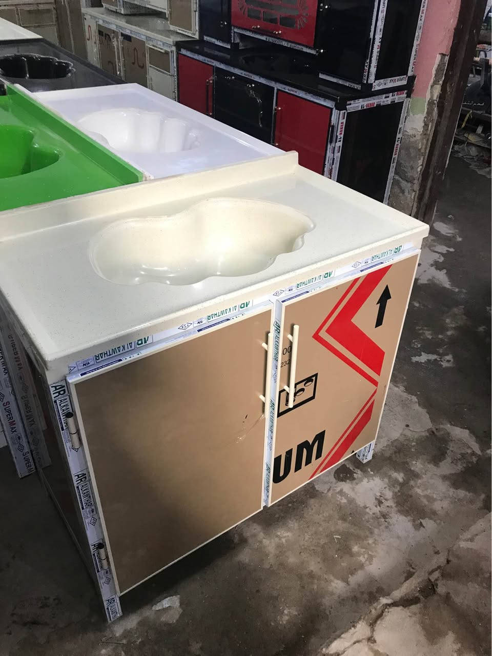 كاونتر متر ونص مع سنك متر مرمر تزكام درجه اولى بليت ثقيل ومقطع اصلي ونرماده حفر ونقش cnc وجوكر مخفي السعر 390 العنوان ناصريه شارع الاخلاص قرب مجمع ابي تراب *********** ناصرية, ذي قار
