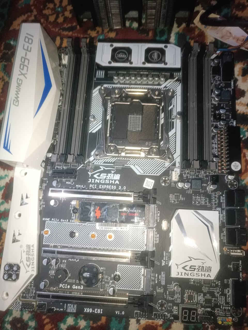 المجموعة للتبديل مقابل لوحة DDR4 
الوحة البيضة تشتغل لاكن من بدلت المعالج اتلخبط
الوحة السودة لم يتم الفحص لعدم توفر معالج


**إذا كنت صاحب هذا الإعلان وتريد حذفه لأي سبب، رجاءا أرسل رسالة إلى الدعم الفني**