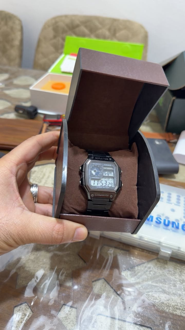 تحية طيبة مجموعة اغراض كله اصلي والاغلبية جديد غير مستخدم تفيد الي على باب الله واسعارهم جوه البلاش بس الساعة قيمتها 25 الف بدون العلبه في السوك  والبور بنك الهونر سعرة 20 الى 25 يعني بقطعتين فقط طالعة فلوس الاغراض الاخرى والقطع الاخرى هي تتكلم السعر 50 الف قفل


**إذا كنت صاحب هذا الإعلان وتريد حذفه لأي سبب، رجاءا أرسل رسالة إلى الدعم الفني**