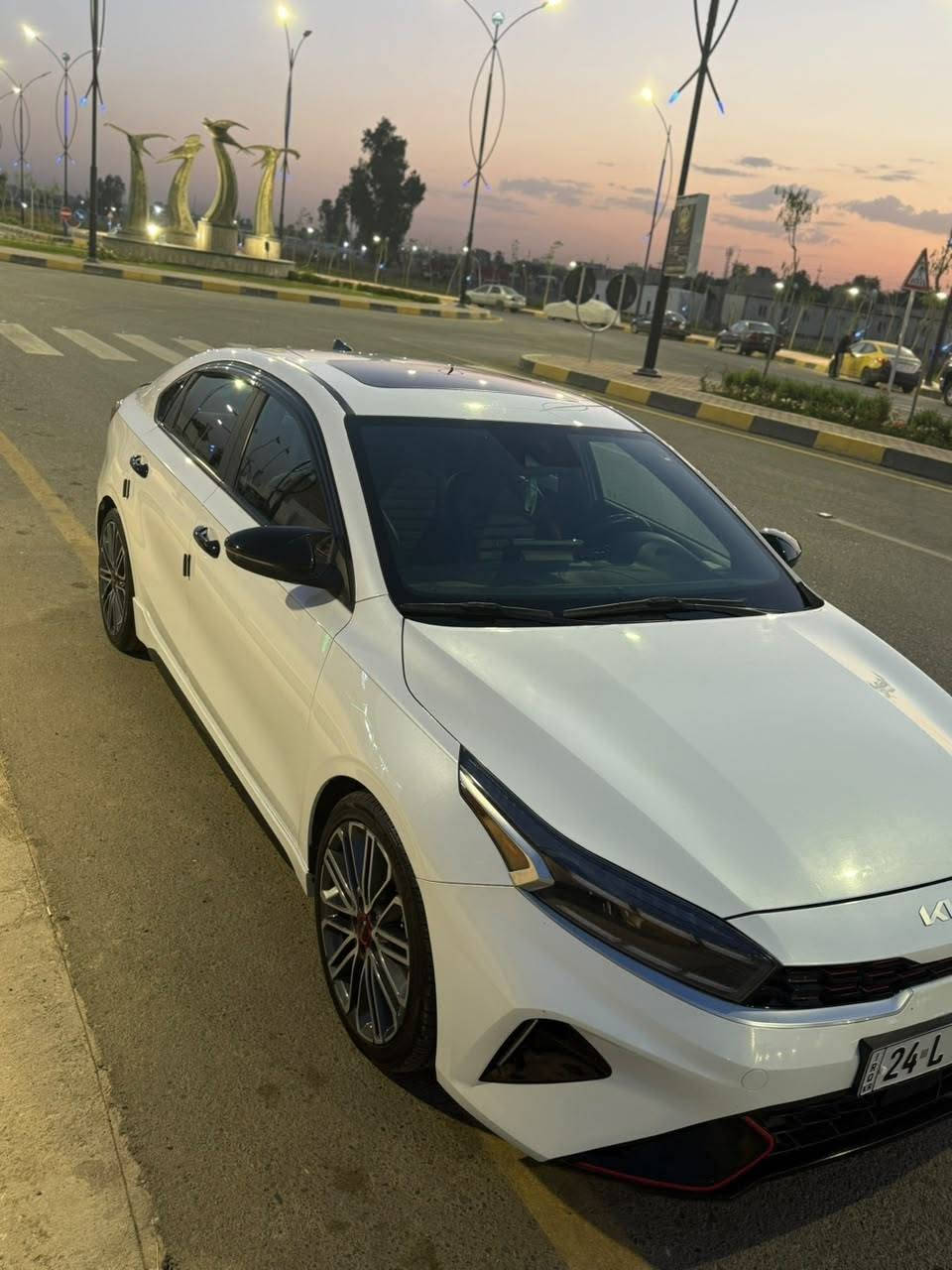 السلام عليكم
FORTE GT 2022
سيارة للبيع الموقع (الموصل) رقم دهوك
المواصفات فول واحد على واحد 
فتحة سقف كشنات تدفئة تبريد مع الكشنات الخلفية
هيتر ستيرن 
مكينة 16T مضمون
كير اوتو DCT دبل كلچ مضمون
رادارات امامية خلفية وجانبية 
نقاط عمياء 
شحن لاسلكي
المري هيتر 
هاند بريك بصمة
اوتو هولد
3 انظمة قيادة 
كشنات جلد 
انارة داخلية بلادي
ماشية 46 الف 
طخم تايرات جديد 
لايت امامي مكون من 3 عدسات زينون و LED
وخلفي ايضاً LED
عدد الأحصنة: 214HP
الحادث : طخه بسيطه بالبوند بدون دواخل 
شرط تحويل 
ومضمونه من دعامية للدعامية 
السعر 184 وبيها مجال ♥️
للاستفسار اكثر الاتصال على الرقم  ***********

