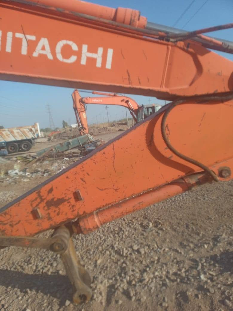 حفارة تو للبيع موديل 93 حجم 200 رقم بغداد فحص سعر 90 ورقة او مراوس بفايف و زت مكان واسط العزيزية ***********
