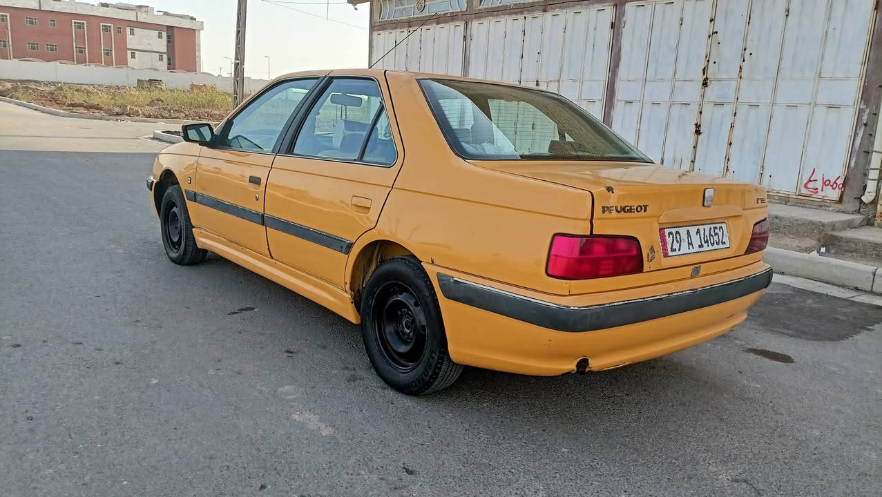 سلام عليكم 
بيجو بارص 2015 رقم واسط إنكليزي 
مصفره هيئه أو غرامه السياره جاهزه 
سنويه 2031 بأسمي مكان كوت 
للأستفسار الإتصال على ***********
