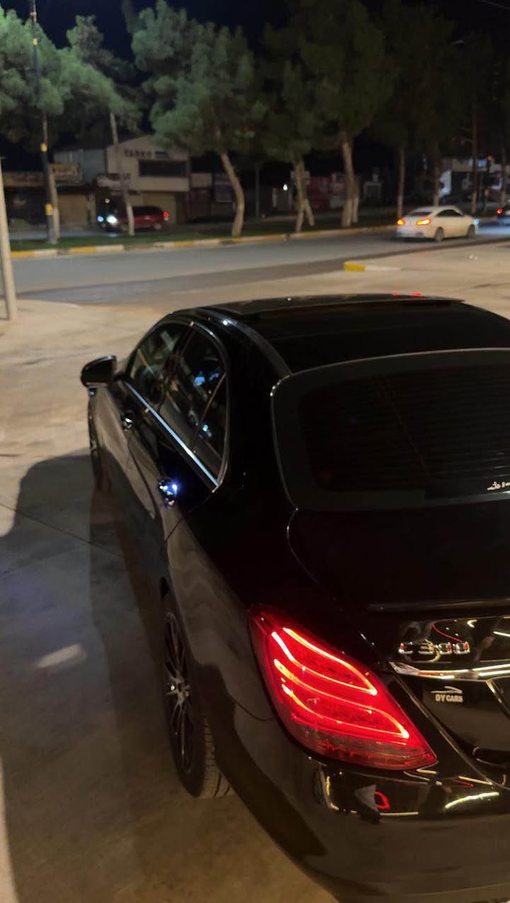مارسدس c300 سياره كلين 
فول فول مواصفات بانوراما كوشن جلد هيتر خزن فول دبل ماوس فول 
رقم سنوي جديد تحويل وكاله بشرط 
گير محرك جديد بدون صرف نفخ صوت بشرط 
سعر 185$
مكاني دهوك 
رقم موبايل *********** زاخو, دهوك
