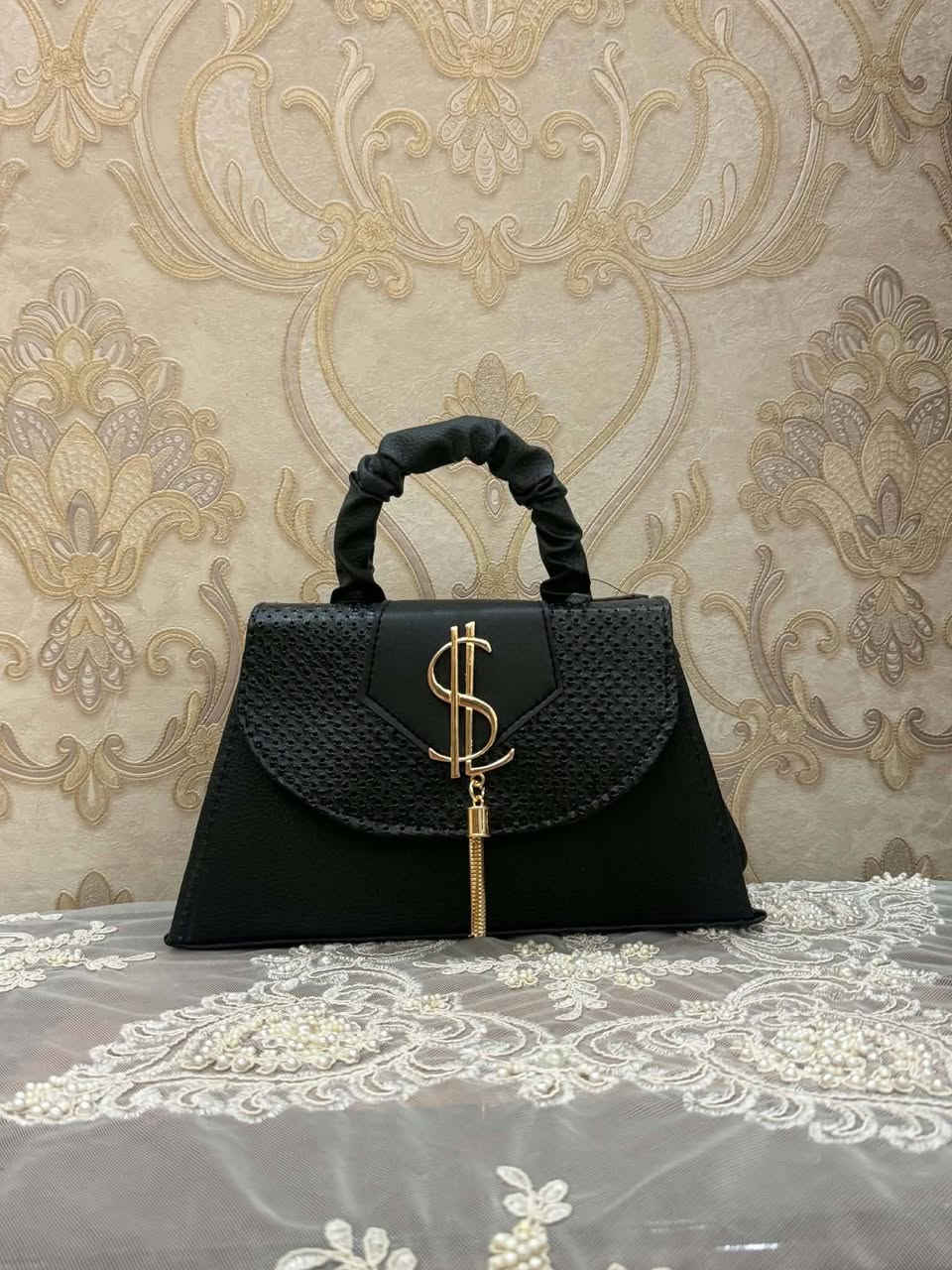 متوفره بكميه محدوده


**إذا كنت صاحب هذا الإعلان وتريد حذفه لأي سبب، رجاءا أرسل رسالة إلى الدعم الفني**