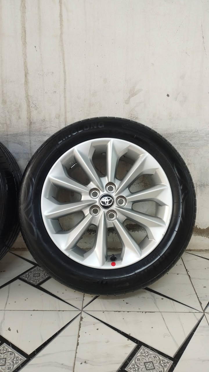 اسلام عليكم رخيص بلش سعر 475 الف واصل وجب جديد طخم عدد 4 ويل تايرات كورلا LE محسن موديل 2022حجم 16 شريكة أصلي كندي وارد امريكي لا كسر لا لحيم لا تصلح لا صباغ  شرط الفحص طخم طايرات نضيف   قياس 205/55/16سعر 475 الف عنوان كركوك قادسي أو لا يم نادي سولاف رقم موبايل اسيا بي واتساب *********** ***********
