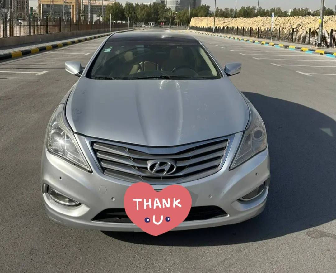 🚗 للبيع هيونداي ازيرا

🔹 الموديل: 2014
🔹 العداد: 274,500 كم
🔹 المحرك: 6 سلندر
🔹 الكير: أوتوماتيك (شرط مكينة وكير)

المواصفات:
✔ سقف بانوراما
✔ مراتب جلد
✔ تحكم كهربائي للمقاعد الأمامية
✔ ميموري مقعد السائق
✔ مثبت سرعة + تحكم دركسون
✔ شاشة نافيكيشن مع كاميرا خلفية
✔ تشغيل بصمة + بصمة أبواب
✔ تدفئة وتبريد مقاعد أمامية
✔ هاند بريك كهربائي
✔ ستارة خلفية كهرباء
✔ ستائر جانبية
✔ نظام صوت إنفينيتي
✔ حساسات أمامية وخلفية
✔ كشافات ضباب
✔ أنوار LED نهارية
✔ جنوط كروم قياس 18
✔ إشارات على المرايا

📌 الملاحظات:
صبغ قطعتين فقط بدون دواخل

📍 الرقم: بغداد (شرط التحويل وكالة)
💰 السعر: 95 ورقة وبيه مجال

📩 للاستفسار اكتب تم ويصلك رقم صاحبها

⭐ ملاحظة: عندك سيارة وتريد تبيعها؟ تواصل خاص
👍 لايك ومتابعة حتى يصلك كل جديد


**إذا كنت صاحب هذا الإعلان وتريد حذفه لأي سبب، رجاءا أرسل رسالة إلى الدعم الفني**