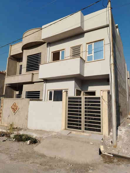 دار للبيع مساحة ٩٢م واجهة ٦ الا ربع   في هيما ستي الثانية جمعية الحدباء كارت بلدي بسمي طابقين كامل صحيات بالطابقين  ثلاث غرف صحيات  السعر المطلوب ٨٨ مليون وبي مال بناء حديث فارغ غير مسكون موقع البيت قريب على شارع ١٢ رقم القطعة ٣٦٨
للاستفسار الاتصال على الرقم ***********
