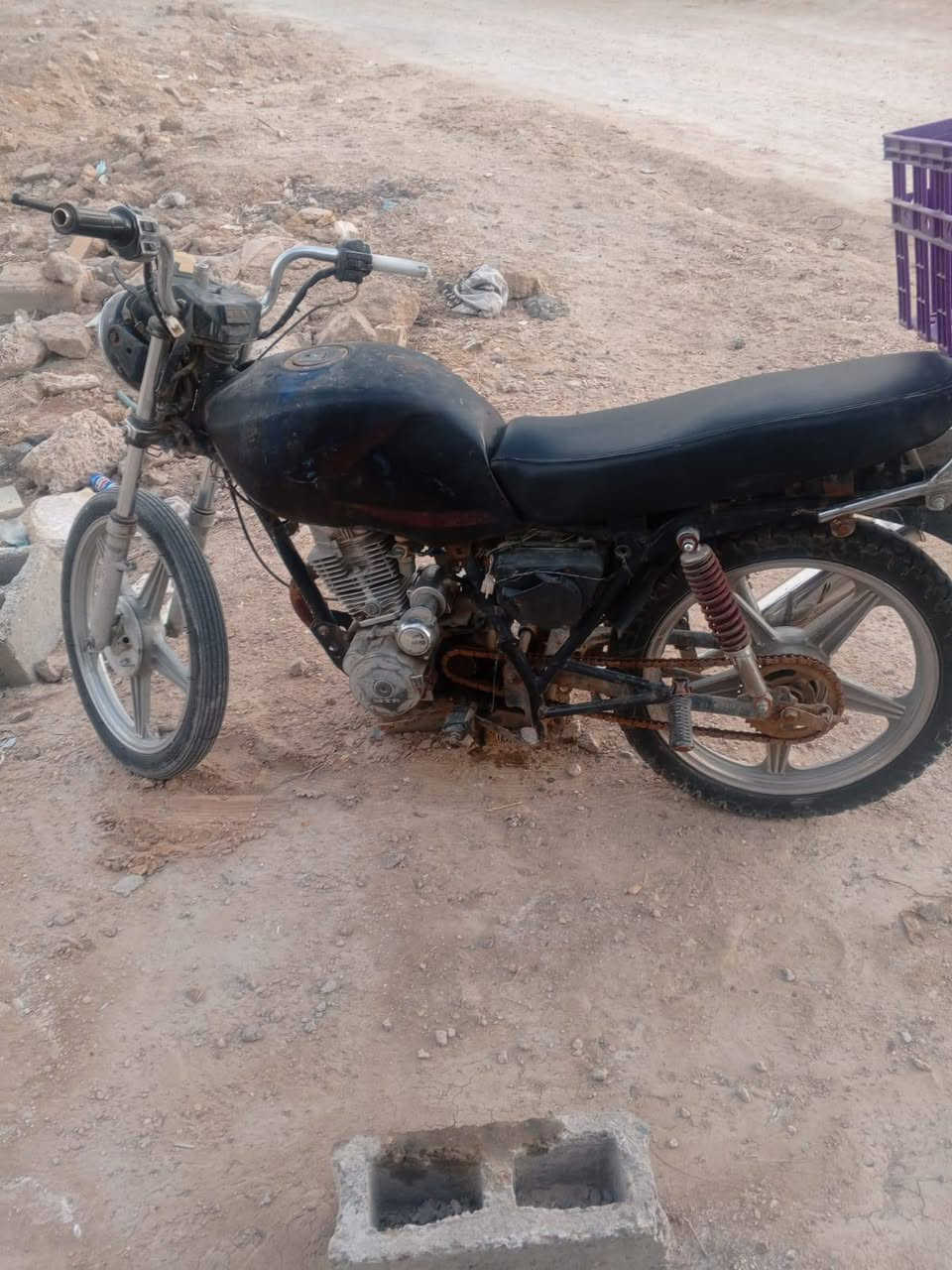 دراجه للبيع شغاله يرادلها ترتيبات شويه  يرادله كابريته لانو بيه شويه خربطه سعره175 وبين مجال حك جيه العنوان لفلوجه حي الأرامل /***********
