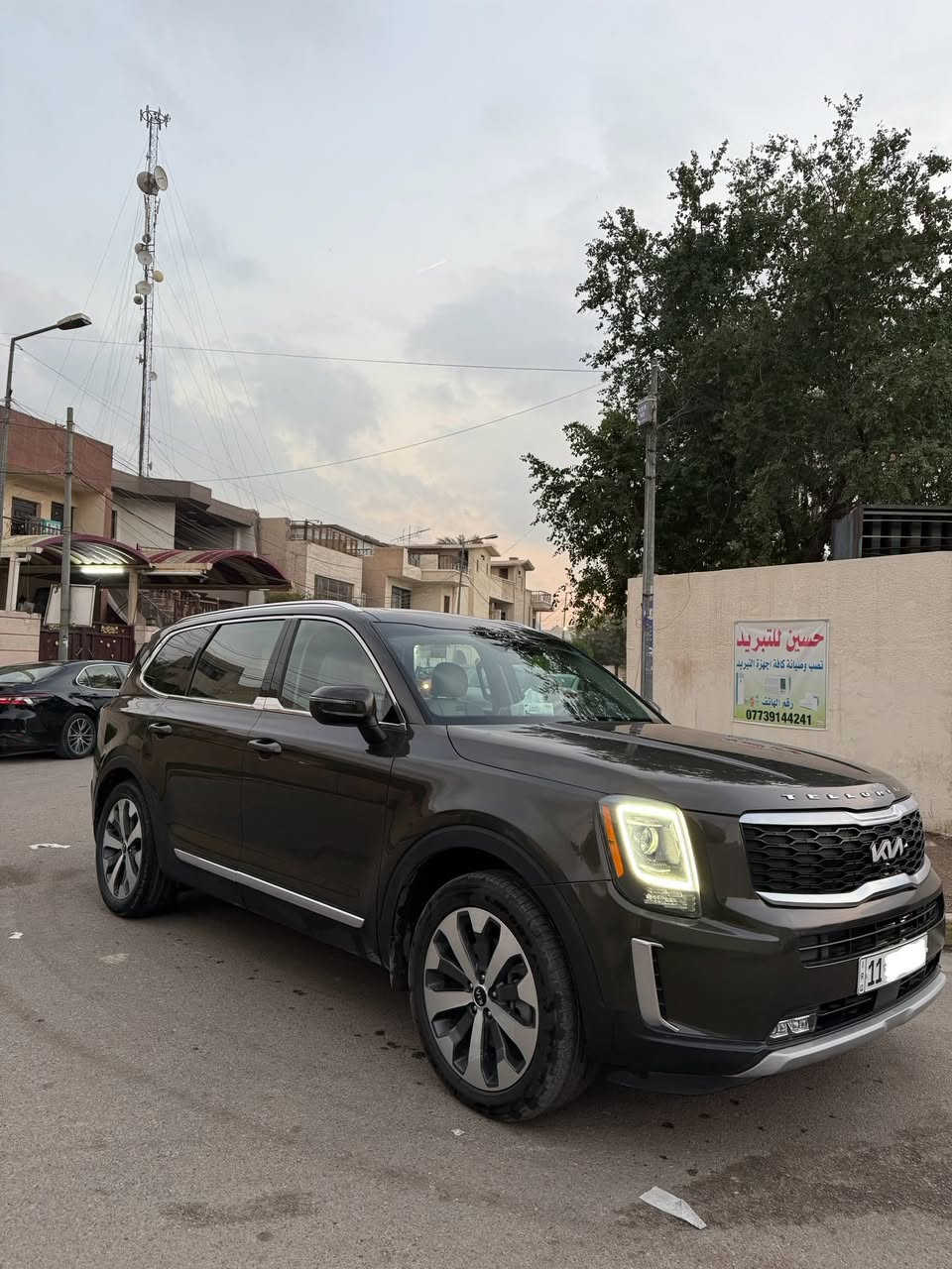 كاتب كل التفاصيل وسعر مناسب 
كيا تيلورايد  فول 1/1 vip EX شواصي مكفولة 
✨موديلها ٢٠٢٠ مسجله ٢٠٢٢  بالسنوية ✨
تحويل مباشر شرط ثاني يوم ب اي مرور باسمك 
✨السعر 186 ورقه وبيها مجال  ✨
رقم بغداد انكليزي باسمي سنويه الى 2030
تحويل مباشر شوكت مايعجبك 
ماشية فقط 54 الف فقط حقيقي 
بيها صبغ بنيد وصفحة السائق 
شواصي مكفولات وسونار مرفق وصور الضرر مرفقات 
محرك وكير نضيفات 
فئة  EX فول مواصفات 1/1 للاخير 
تشغيل بصمة (محرك + أبواب)
فتحة سلايد
أنظمة قيادة متعددة (ماوس)
تدفئة الكشنات + الستيرن + تبريد الكشنات
شاشة كبيرة + كاميرا خلفية
حساسات خلفية
رادار أمامي + نظام توقف ذاتي للحماية
شاحن وايرلس
كشنات VIP جلد ابيض منفصل + كشن كهربائي
مخارج شحن وكهرباء في كل السيارة
إضاءة نهارية LED
هند بريك بصمة + أوتو هولد + أوتو ستوب
رادارات خلفية + توقف ذاتي في حالات الخطر
تحكمات فول بكل السيارة
ويل كب جبير
محرك   6 سلندر
داخلية باللون الابيض
شاشة كبيرة 
مكاني  بغداد _ المنصور  للأستفسار: 
  *********** 
شباب كاتب كل التفاصيل الي يريد يشتري يتصل وما أقصر ويا
