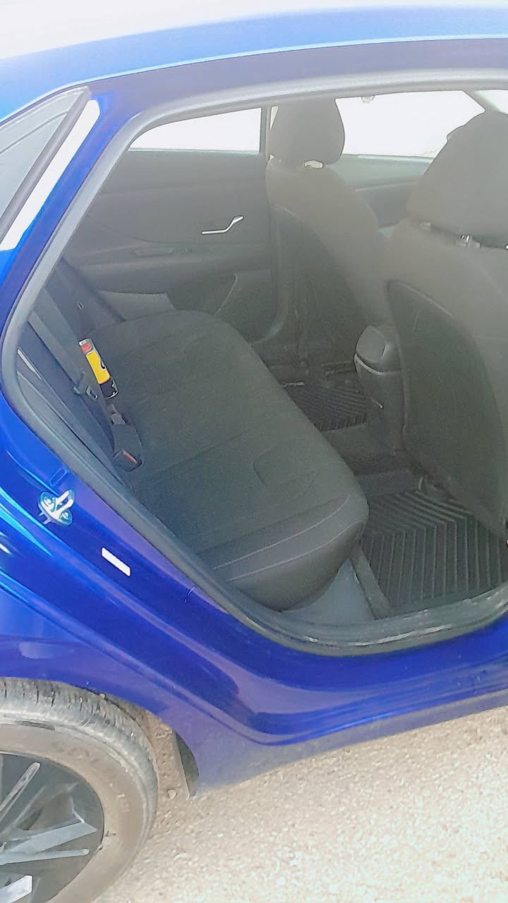 السلام عليكم
النترا موديل ٢٣ وارد أمريكي دخول جديد مكينه الفين حساسات أمامي ورادرات سعرهه ١٣٥  للتفاصيل الاتصال ع الرقم ***********
