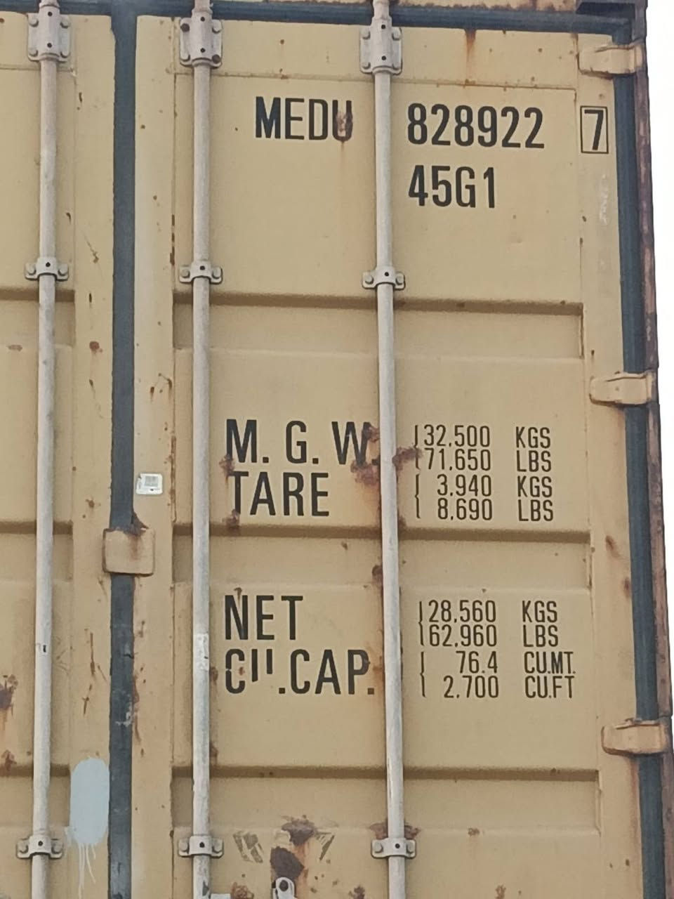 حاويه للبيع طول ١٢متر ٤٠قدم العاليه مكانها بغداد الشعب سعرها ٢٢ورقه واصل بغداد ***********
