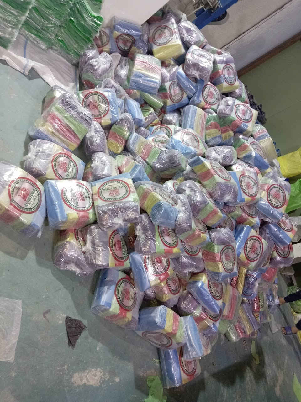 متوفر علاگه جميع القياسات بانواعها اسود والوان واسعار مناسبه وخصم خاص لاصحاب الجمله مكان المعمل كربلاء يوجد توصيل مجاني داخل كربلاء للحجز والاستفسار *********** يمكنكم الاتصال في اي وقت وبخدمتكم
