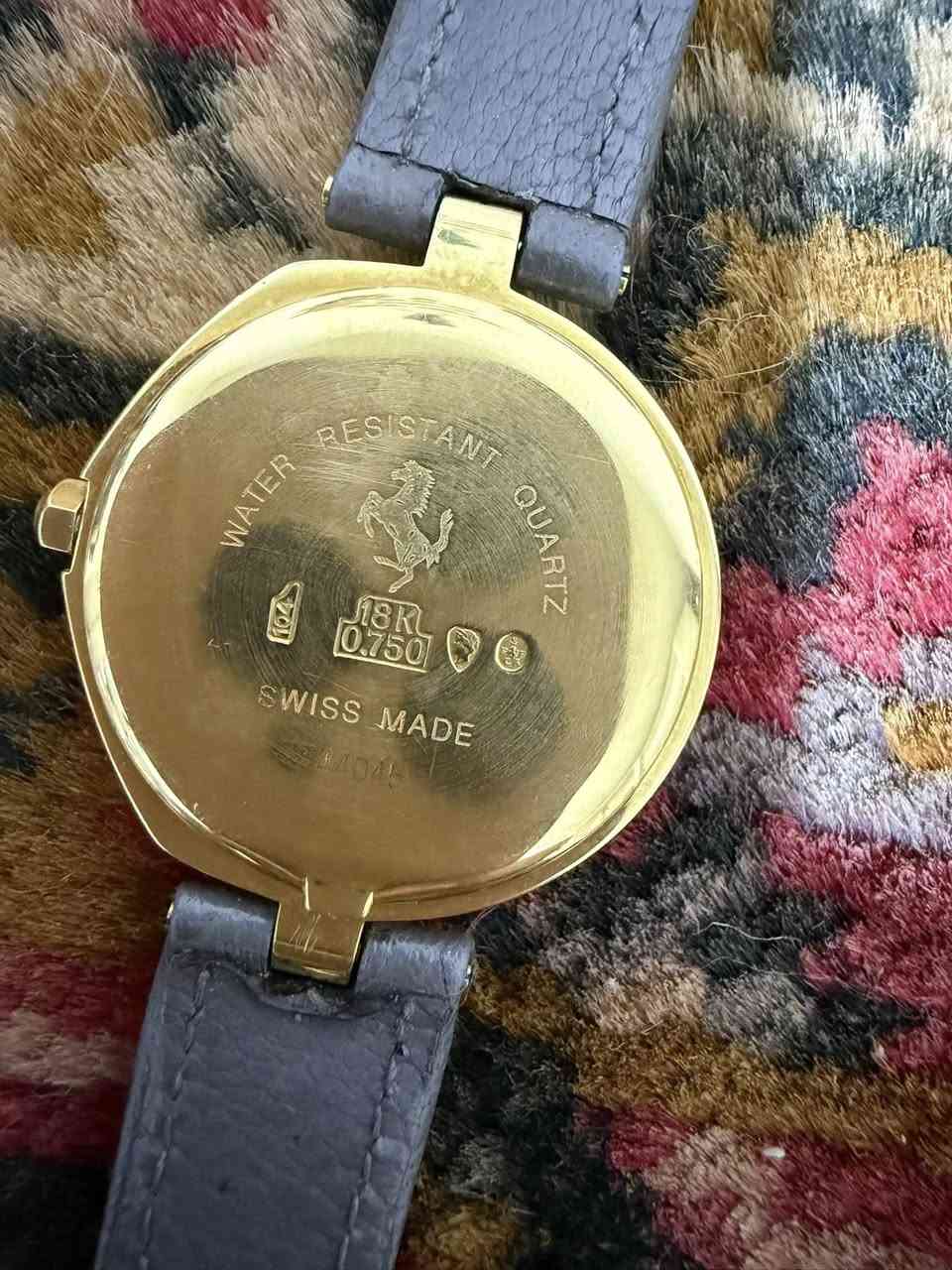 3 ساعات  نسائي سبائك من  الذهب عيار 18 من فيراري بالتعاون مع كارتي انتاج  تسعينات مع العلب الاصلية  
اقطار الساعات 24/26/30


**إذا كنت صاحب هذا الإعلان وتريد حذفه لأي سبب، رجاءا أرسل رسالة إلى الدعم الفني**