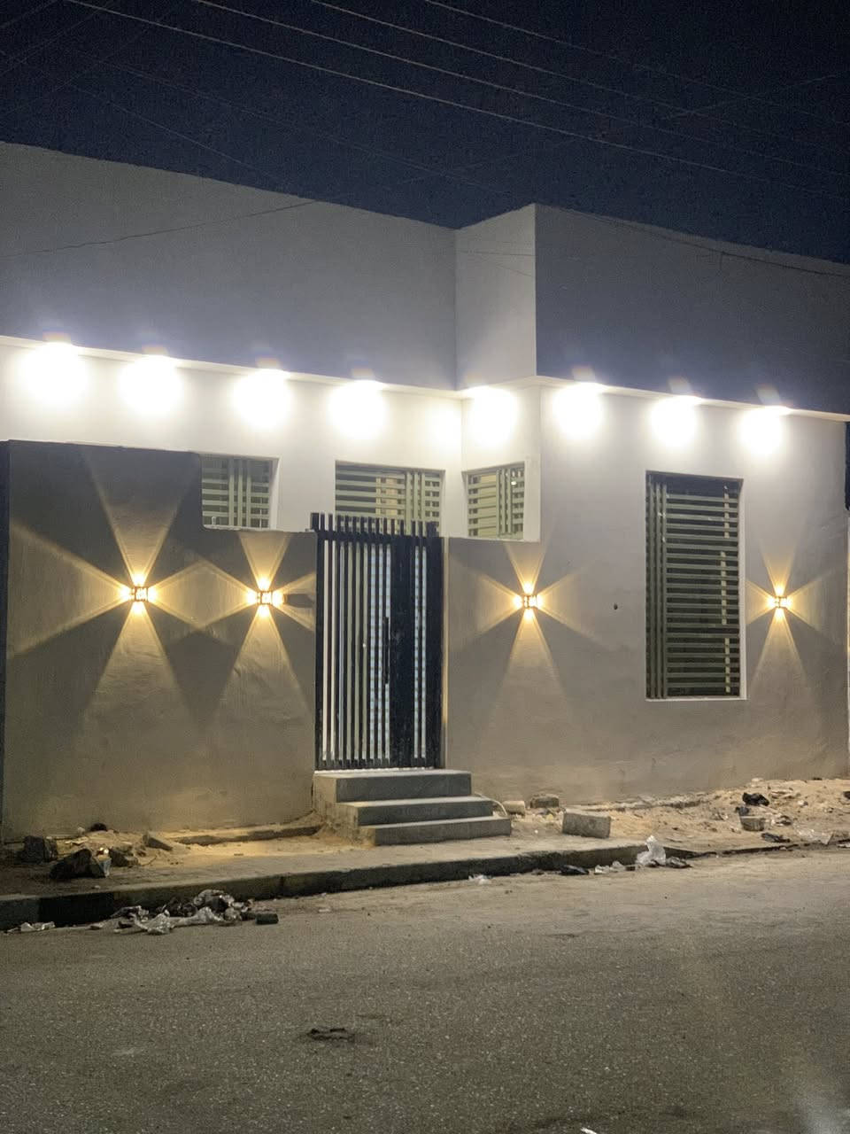 بسم الله الرحمن الرحيم
نصف بيت للبيع في دور الشرطه مقاطعه 76  
ركن وجهين ١٠٠متر ١٠في١٠ مربع 
بيت جديد ٢٠٢٦ طابو صرف يتحول بأسم المشتري ثاني يوم بيت محد ساكن بي يتكاتب ويستلم المفتاح 
السعر المطلوب ١٣٠قابل للتفاوض 
للاستفسار اكثر الاتصال على الرقم ادناه
***********
