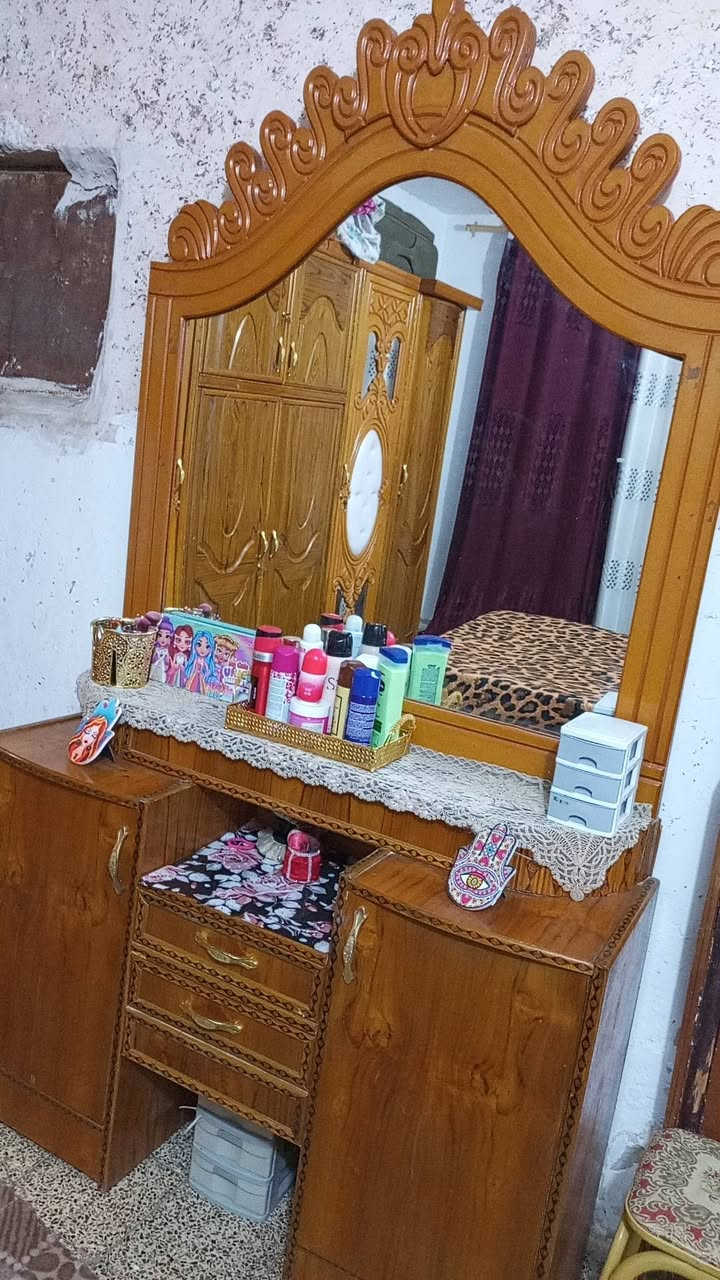 سلام عليكم
غرفة اخشاب عراقي الشغل ملحق 
اخت الجديده نظيفه كلش 
 للبيع سبب البيع عندي مريض
مكاني ابو غريب المنسيه قرب جامع الكبير
السعر 650


**إذا كنت صاحب هذا الإعلان وتريد حذفه لأي سبب، رجاءا أرسل رسالة إلى الدعم الفني**