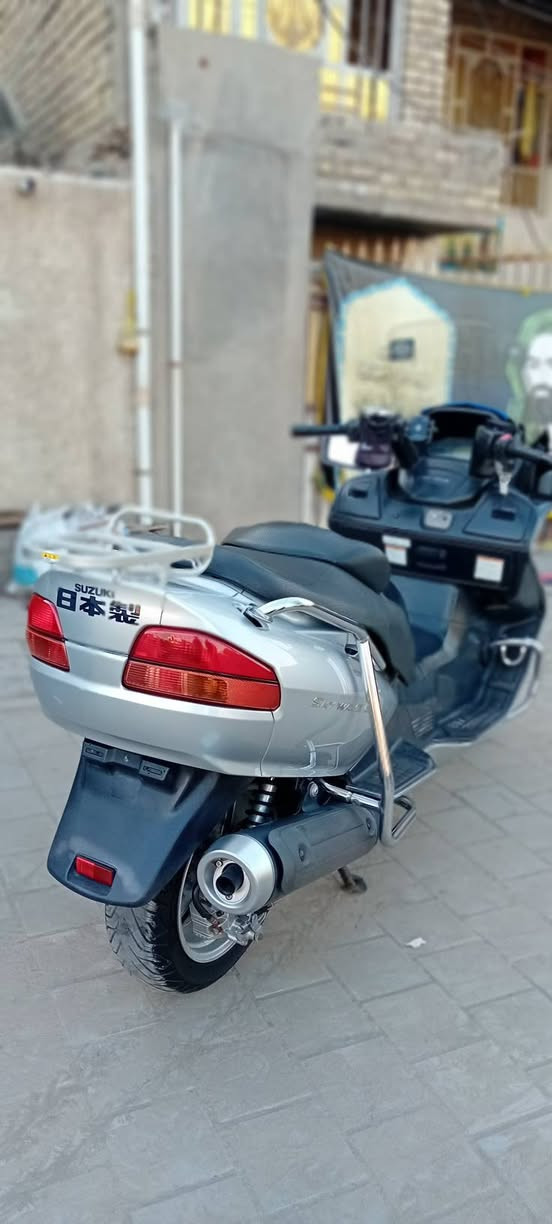سلام عليكم دراجه سكاي ويف مكينه 650 دراجه كفاله عامه ممشاه مبين بل تصوير بوليس عميه وبيه دروعه وجنطه مالته موجؤده تايرات دلوب جديد دراجه وكاله سعر 22وبيه مجال بكان بغداد حي اور رقم ***********
