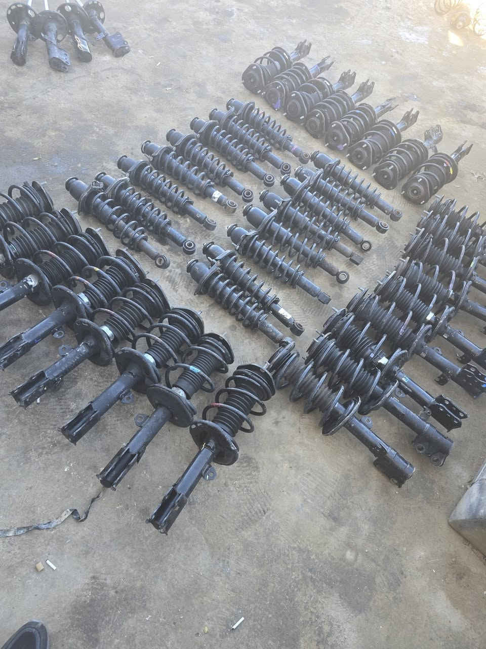 السلام عليكم  #اسعار #جمله 
غراظ كورلا دبلات امامي خلفي كامل من موديل 
#2001الحد 2019 خليجي وامريكي 
مكاني #ديالى بعقوبه يوجد #توصيل كل المحافظات
هاذه رقمي ***********
