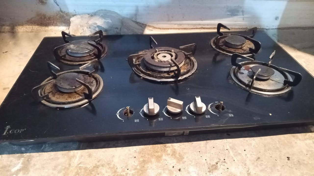 لبيع طباخين ***********
