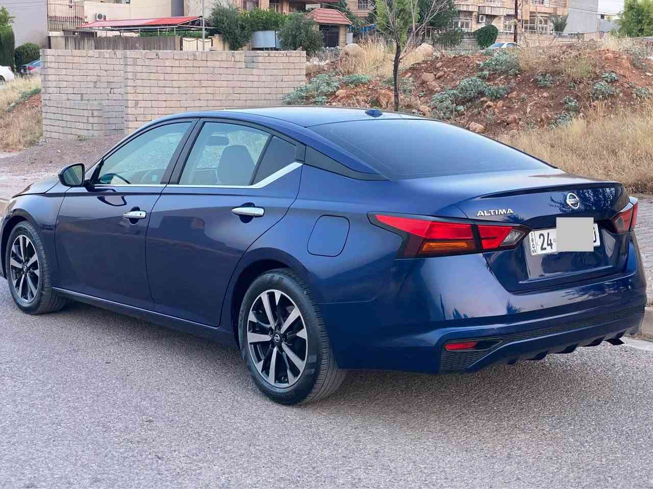 السلام عليكم 
للبيع نيسان التيما موديل 2019
رقم دهوك بسمي 
تريد تحويل وكاله حاضرين
سعر  125 ورقه 
رقم سنويه فحص وهزه كله جديد
محرك وكير وتبريد كله بشرط 
وين ماتريد افحص
محرك اربعه سلندر تنفس طبيعي المرغوب 
مواصفات S معروفه
بصمه 
ابواب بصمه 
صندوق بصمه
تحديد سرعه
تشغيل عن بعد 
شاشه وكاميرا
وبعد بيها مواصفات 
سيارا بيها فقط باب نفر كلير امريكي بجم خلف كبس رقم شاصي موجود مع صور الاستفسار اكثر على خاص او واتساب عندي فيديو مصور سيارا كامله كلشي واضح بيها شراي يجي خاص ادزله سيارا احلى من صور 
سيارا نظيفه مابيها مصرف 
ارباكات كله سليمه على وضع شركة
الاستفسار اكثر اتصل على ارقام كورك بيهن واتساب 
هاتف كورك *********** واتساب
هاتف كورك *********** واتساب
عنوان سياره قضاء عقرة بعيده عن اربيل وموصل ساعه سميل, دهوك
