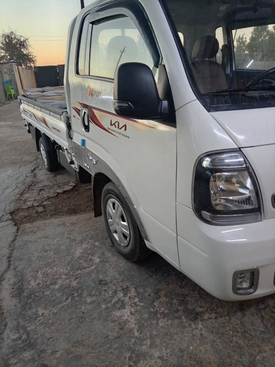 سلام عليكم كيا عموشه موديل 24 السياره جاهزه مكان السياره بغداد الرقم الهاتف رقم بغداد***********
