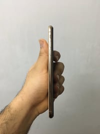 iPhone XS Max بطاريه 77 بلادي   شاشه بلادي   ذاكرة 256  الجهاز وتر برو...