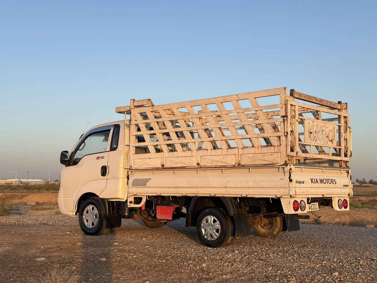 سلام عليكم كيا للبيع موديل 2009رقم بغداد نكليزي سنويه جديد هزه جديد شعار كمرك مكفوله من ضربه و كلبه فقط بابين مبدلات اثر زنجار القديمات موجوده و دوس مصلحات 
مكينه كير اكسل شاصي كله نضيف كهربائي كله شغال 
شرط تحويل ثاني يوم احولك مباشر 
مكاني ديالى بعقوبه سعرها 82 بيها مجال حك الحيه 
***********
