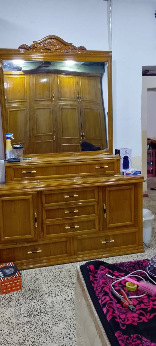 السلام عليكم عندي غرفه اخشاب جديده صاج سعر مليونين وربع مع الدوشك وبيها مجال


**إذا كنت صاحب هذا الإعلان وتريد حذفه لأي سبب، رجاءا أرسل رسالة إلى الدعم الفني**
