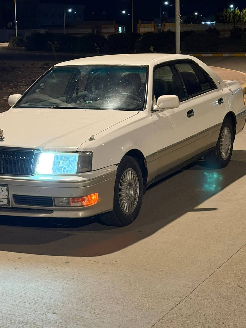 راس ثور فلات كرستال بلاد موديل 96//سياره(( السعر  77 وبيها مجال)) مكفولة من الكص ونقل جثه والعيب شرعي. كير مكينه فيفيتي كفاله  كارتون. كهربائيات شغاله حداده واحد علا واحد. كراسي كهربائيات شغالات. تبريد شغال. تخم تاير. كل نواقص ما بيه مال جناي سياره مشرؤع وطني.  العنوان العمارة 🦅 مكلف بنشر شراي تصل علا صاحبه 📞.  ‏‪***********‬‏
