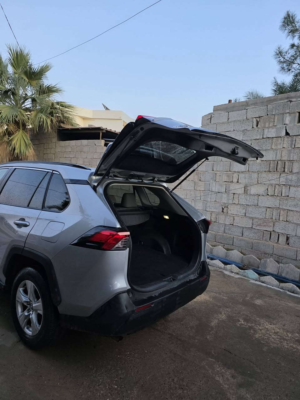 🔴🔴للبيع فقط🔴🔴
RAV4✈️
الموديل::2024
المواصفات::XLE
هايبرد🔋
الضرر::بابين مبدل فقط(عكس السايق)
الممشى::41الفmi فقط
[[البجم كبس]] 
تشغيل عن بعد 
وارد امريكي 🇺🇸
الموقع::كركوك 
السعر::215وبي مجال 
للاستفسار::***********بي واتساب💬
الخاص مغلق
