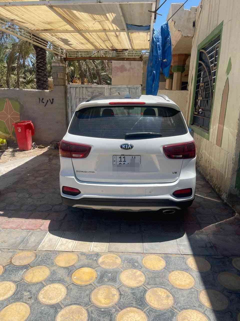 السلام عليكم
للبيع كيا سورينتو موديل ٢٠٢٠ مكفوله كفالة عامة
رقم بغداد تحويل مباشر 
محرك ٦ سلندر 
فول مواصفات ماعدا البانوراما 
حساس امامي وخلفي 
شاحن لاسلكي
هاند بريك دكمة
كشنات امامية كهرباء 
كشنات جلد
تخم تايرات جديد
الواقع احله من الصور 
مكلف بالنشر السعر والاستفسار
***********
للاستفسار
