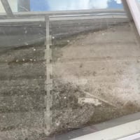 مجمدة أسواق • نضيف • متروكة ٧ أشهر