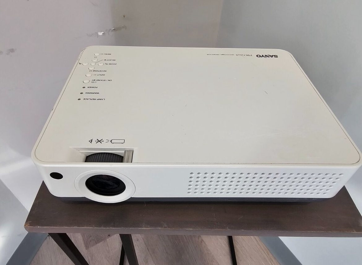 داتاشو سانيو اصلي ماركة
تفاصيل مكتوبة
مابه مكان HD
معه كيبل جاهز للاستخدام
سعر ٦٥ دولار
مكان دهوك


**إذا كنت صاحب هذا الإعلان وتريد حذفه لأي سبب، رجاءا أرسل رسالة إلى الدعم الفني**