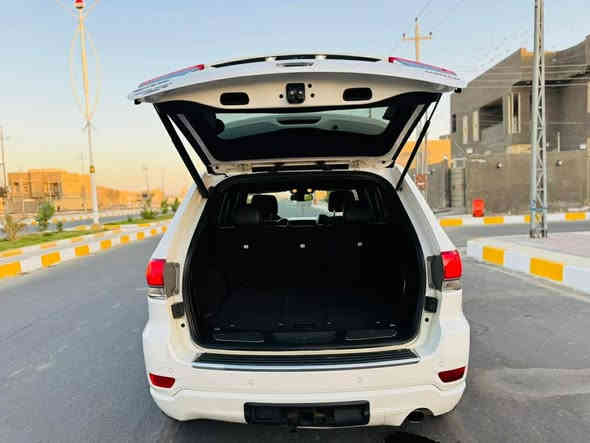 سلام وعليكم جيب موديل 2016 (LIMITED) رقم بغداد هزه وسنويه ورقم جديد السياره فول مواصفات ١/١  شاشه كبيره فتحه فور ويل لد امامي خلفي زنون اصلي شاده ٣٠٠$ صدر امامي خلفي جديد مكينه وكير برغي ممفتوح بيهة سياره جديده واحلى من الصور بدون شخوط ورصعات وبارد تخم تاير جديد اصلي السياره بيهة جاملغ وبنيد مكاني الناصريه مراوس بحسب القناعه
