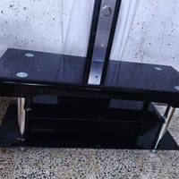 ميز • نظيف • زعفرانيه