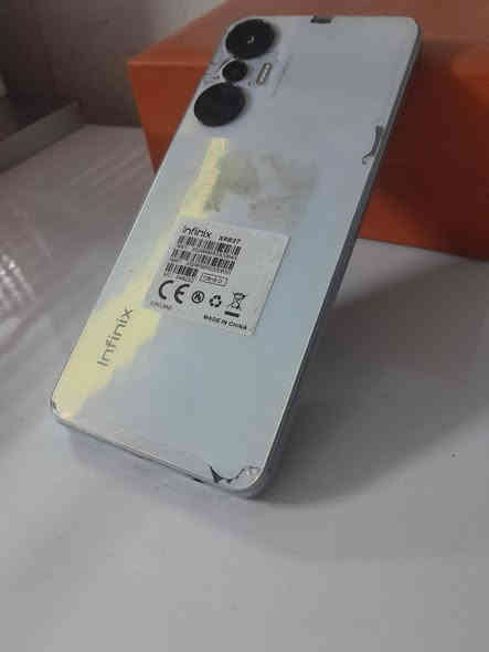 سلام عليكم تلفون انفنكس هوت s20 جهاز جديد وحلو ولمس خفيف لا يعلك ولا شيء ذاكره 128 عشوائي 13 كامره حلوه..... ملاحضه الكفر الوره ما مكسور مجرد صمغ السعر 75 وبي مجال عنواني بغداد العبيدي للتصال *********** واتساب فقط
