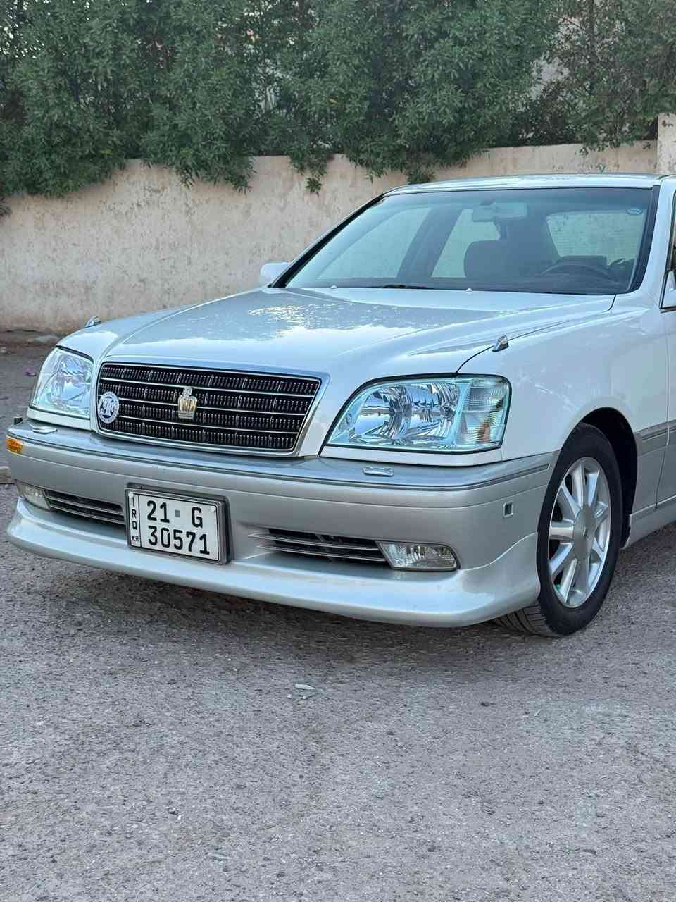 السلام عليكم

ملكه 2003 

كرستال اصل 

رقم سليمانيه باسمي 

4 دكم. فول بطن 

تحويره نجف فوك وجوه 

دشبول نجف 

تبريد خلفي ثلاجه خلفيه

برده خلفيه 

ديفور الجبير شاصي 175 

شاشه اكترونيه

تخم تاير جديد ويل نجمه

صدر امامي خلفي جديد

مكفوله كص وتحويل ونقل جثه 

عارضها 140 وبيها مجال

مكاني بغداد. 

***********
