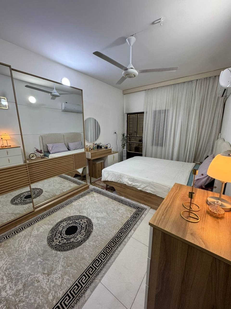 دار للبيع مساحة متر 100حي جهاد الخارجية مربع البدالة 📍
طابق ونص // 

غرف نوم 2️⃣🛌+صحيات 🚾1️⃣

الواجهة 5 النزال 20 متر 

السعر والاستفسار// *********** واتس ☎️

مكتب العدل للعقار //
