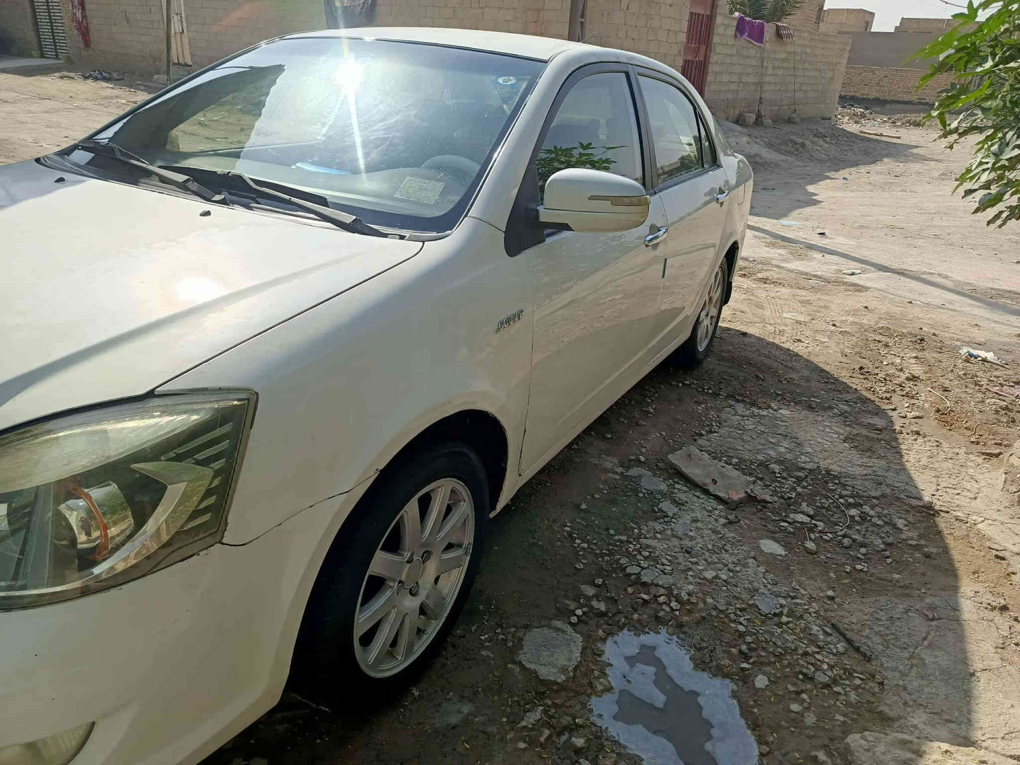 السلام عليكم
للبيع فقط مكلف بل نشر اتصل علا الرقم 
جيلي 2013 رقم قدسيه جديد نكليزي بسمي 
السياره جاهزه كير مكينه حداديه غرفه 
بيها بس خيسات  ومعمرات فقط السياره جديده 
السعر 55 بيها مجال 
مكان الديوانية عفك 
***********
