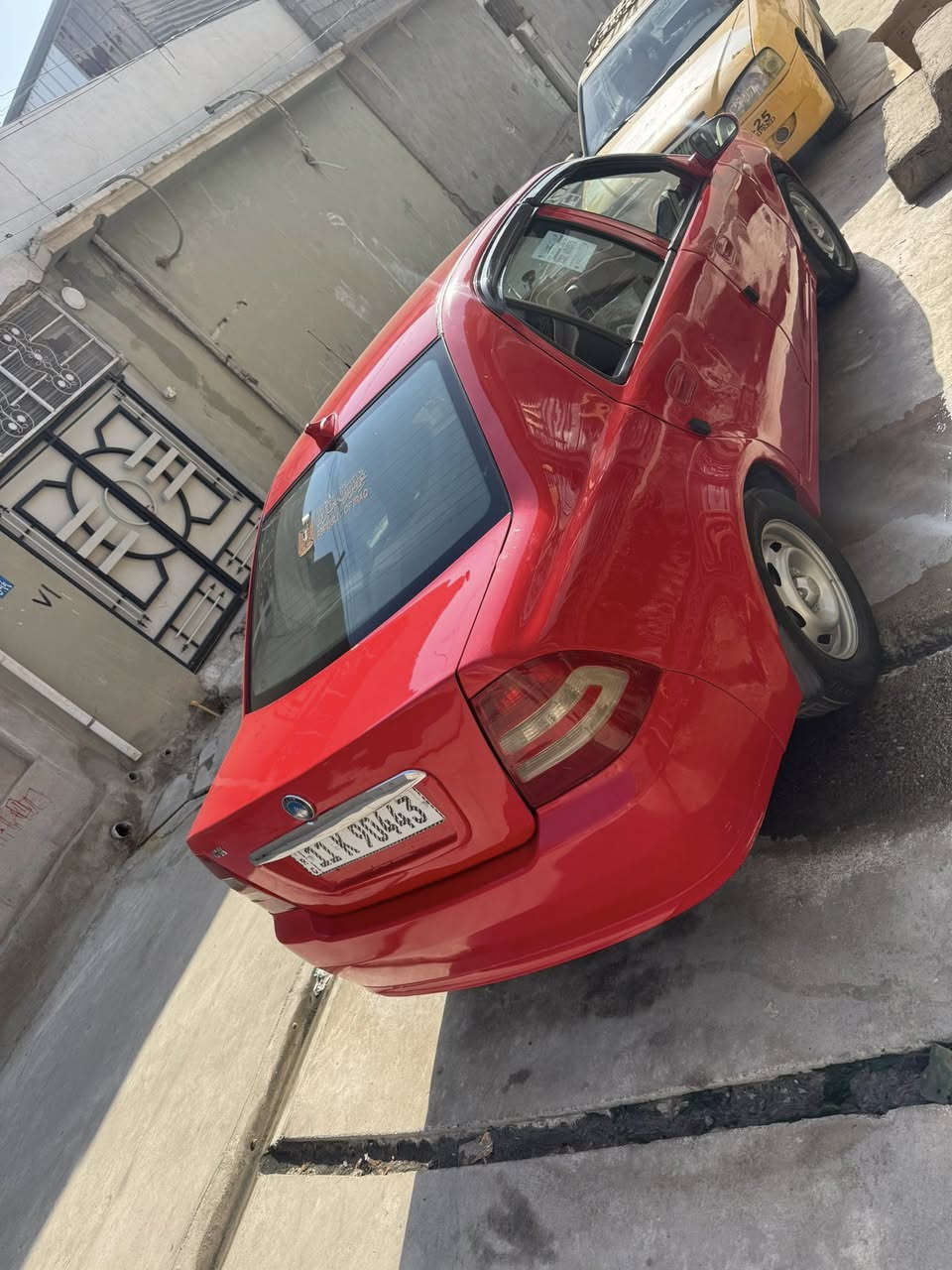 السلام عليكم سيكي للبيع موديل 2013كصة قديمه السيارة رقم انكليزي باسمي سنوية 2030كوبون بانزين السيارة بدون ضرر مصبوغة جمالية فقط وباقي كلها شرط من مكينا وكير  السعر 47وبيها مجال بسيط مكان موصل الايسر شراي اتصل ع رقم ***********
