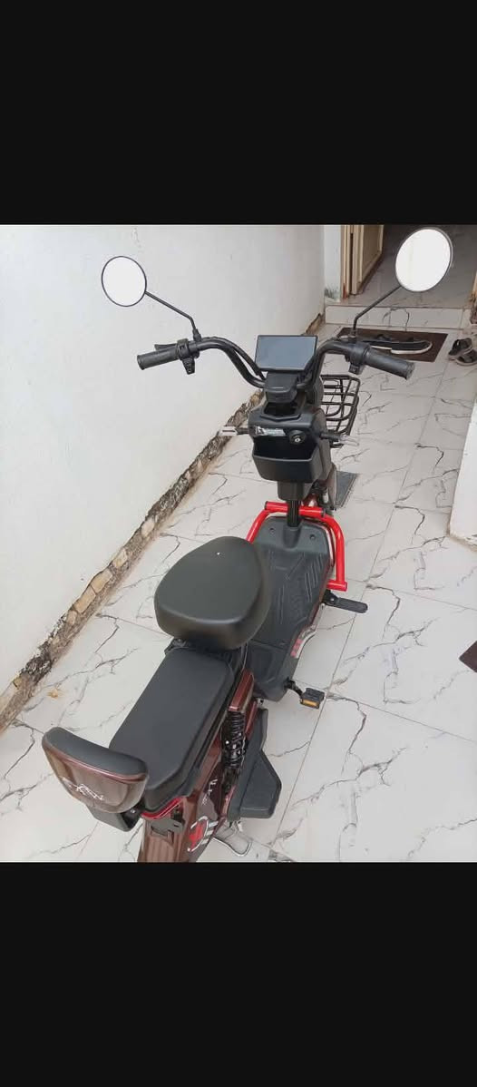 السلام عليكم دراجه شحن للبيع بعدهي زيرو ماماشيه جديده بمعنى الكلمه 400 وبيها مجال 
*********** مكان كوت داموك
