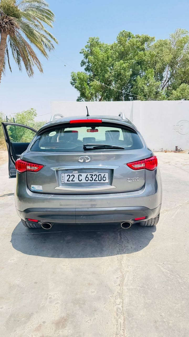 السلام عليكم
انفنتي QX70.موديل 2019 اصل سياره  فول مواصفات للخير 
نضافه مثل ما تشوف بعينك مكفوله كفاله عامه من كلشي مكينه كير كشر حداديه سعرها 210 وبيها مجال مكاني بغداد الزعفرانيه 
***********
