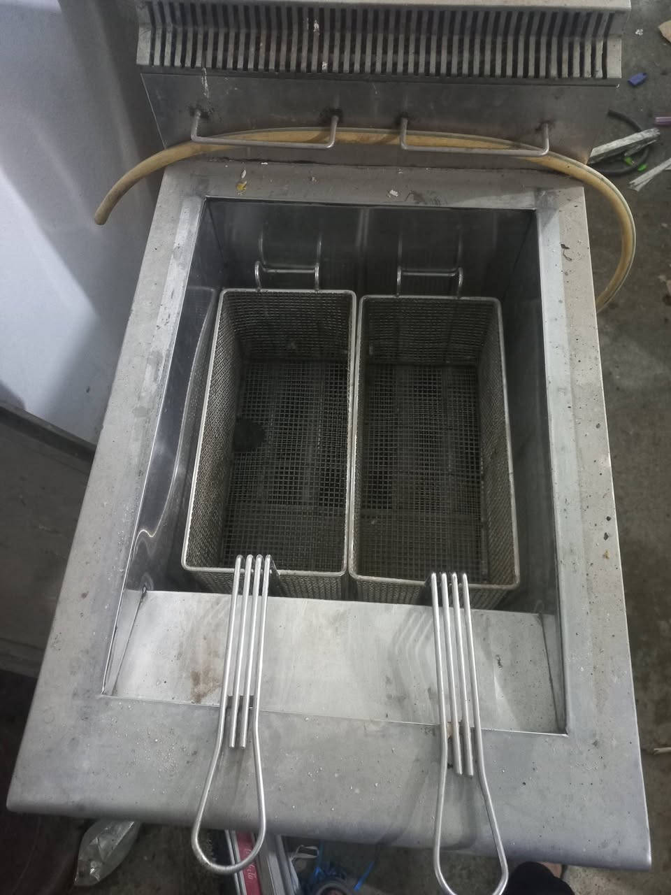 قلايه بدون حساس مثل مموضح بالصوره
ب150 قفل
*********** واتساب
