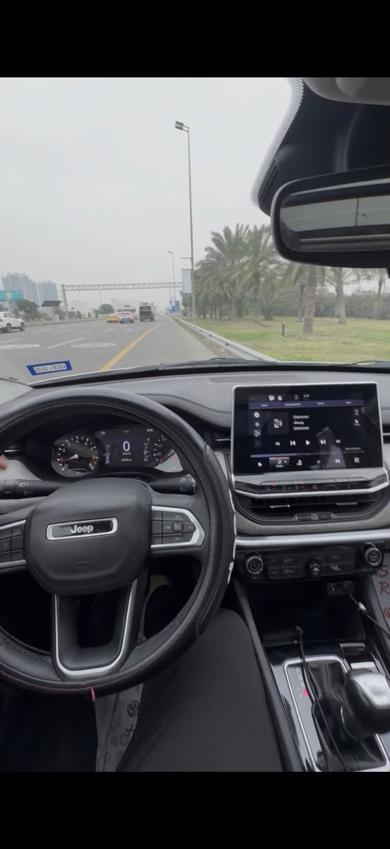 السلام عليكم
جيب كومباس 2022
ماشيه 25 الف 
السياره بدون ايرباك وبدون لغد
المواصفات 
بانوراما 
جلد
شاشه كبيره 
تحديد مسار 
اوتو بارك
هند بريك كهربائي
اشاره بلمري 
السياره مناقصه اي شي جديده 
الاتصال ***********
تريد تحويل تريد وكاله
السعر 173 وبي مجال
