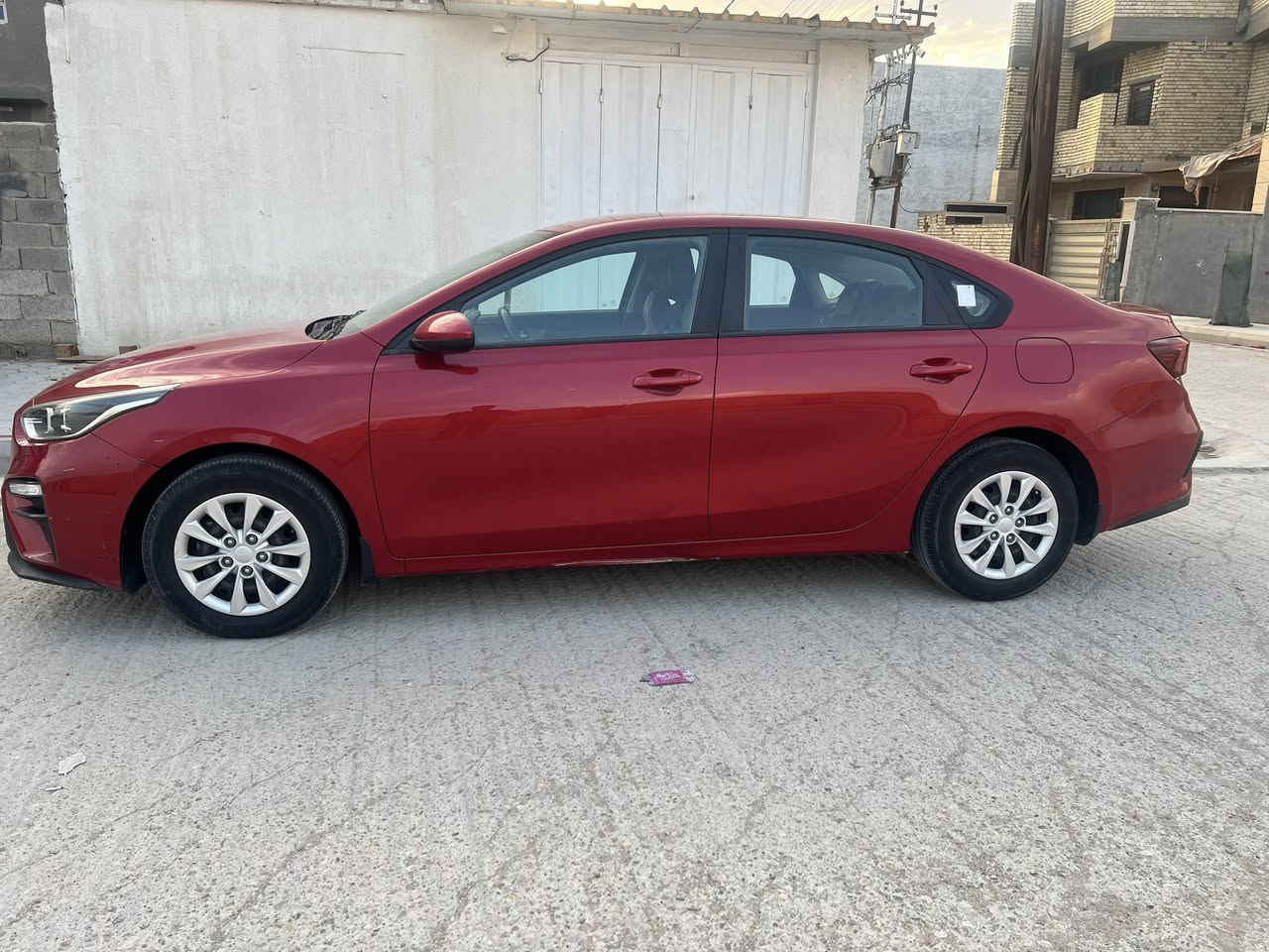 سيراتو 2021 خليجي مكفوله من الصبغ. بيها بارد بسيط بالجاملغ الخلفي. ماشيه ٦٧ الف رقمي ***********
سعر ١٥٠ وبيها مجال رقم بغداد سنويه لل٣٢ باسمي
