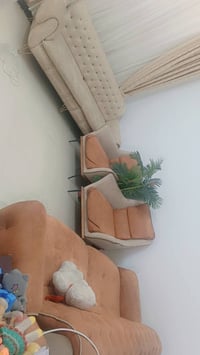 كنبة • ثكيل • يحتاج غسيل