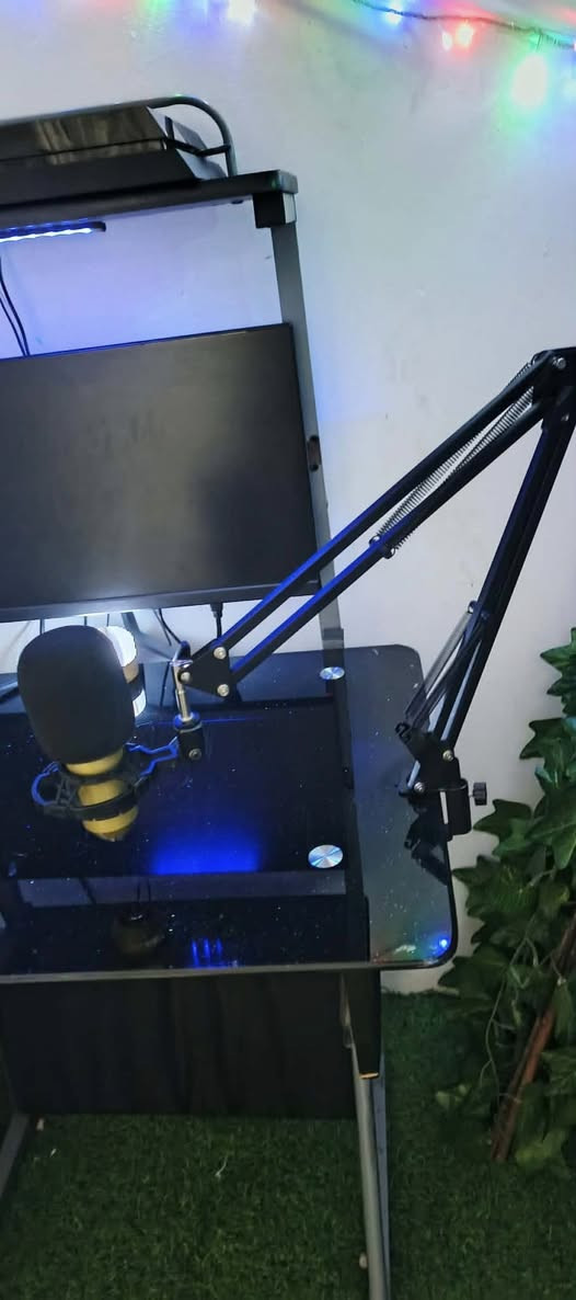 السلام عليكم قطع pc للبيع تفليسيات 
معالج i5 gen 4300 السعر 15 

مايك جيمنج معه ستاند ونقاوه بل صوت 100/100 لون ذهبي و اسود كلش زين السعر 30 الف 

رامات 4 ddr3 1*4 السعر 5 

بورد amd H310m-k السعر 20 ملاحضه البطاريه ضايعه 

بورسبلاي 250 واط السعر 18 ملاحضه بدون واير 

مبرد هوائي جديد السعر 10 
هارد 160g يفيد اساسي وثانوي السعر 8

الغراض شبه جديده عندي توصيل مكاني موصل حي عدن قرب جامع العليم


**إذا كنت صاحب هذا الإعلان وتريد حذفه لأي سبب، رجاءا أرسل رسالة إلى الدعم الفني**