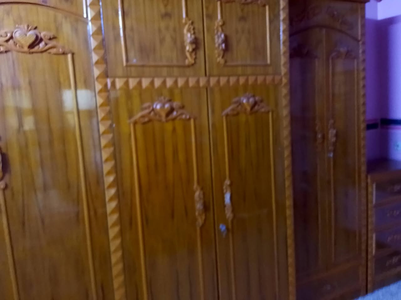 غرفة نوم للبيع 
للاستفسار الاتصال على الرقم 
***********
