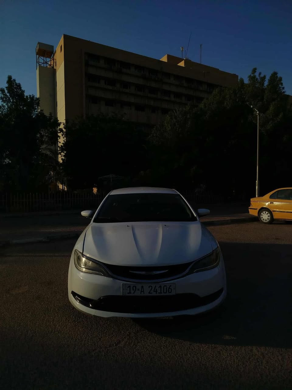 كرايسلر c200 موديل 15 للبيع
السيارة محرك سته سلندر 

مواصفات السيارة/

شاشه كبيره

الكشنات الاماميه تحكم كهربائي

اشاير بألمرايه

المراه الوسطيه تعتيم ذاتي 

الدشبول لونين

الكشنات جلد ابيض

عليه ويل نيكل اصلي

اكزوز رياضي

منظومه زنون كامله

شفتات بالستيرن

السياره ٣ بصمات

——————————-

السياره عليه كير ومكينه حاويه 

منظومة ماء جديده كامله 

منظومه تبريد جديده كامله

—————————————

مكان السيارة النجف الاشرف

السياره باسمي هزه وسنويه قبل شهر مسويهن 

السونار مرفق بالمنشور
 
السعر 107 بيه مجال للطيبين واني خادم 

***********
